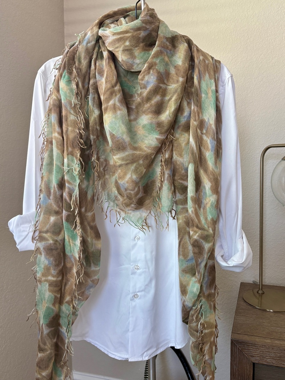 NWOT Chan Luu Cashmere Silk Abstract Scarf
